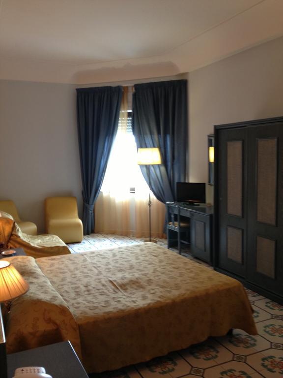 Hotel L' Anicre Варкатуро Стая снимка