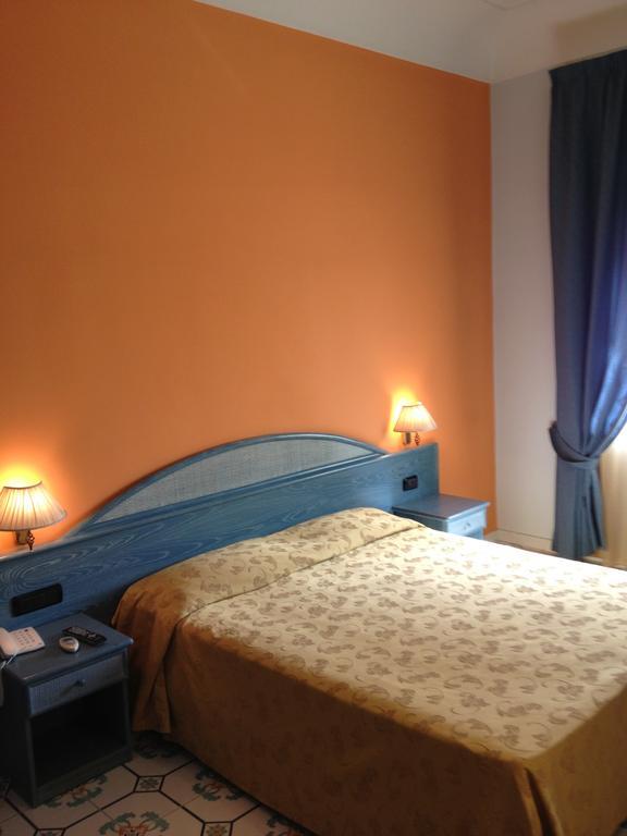 Hotel L' Anicre Варкатуро Екстериор снимка