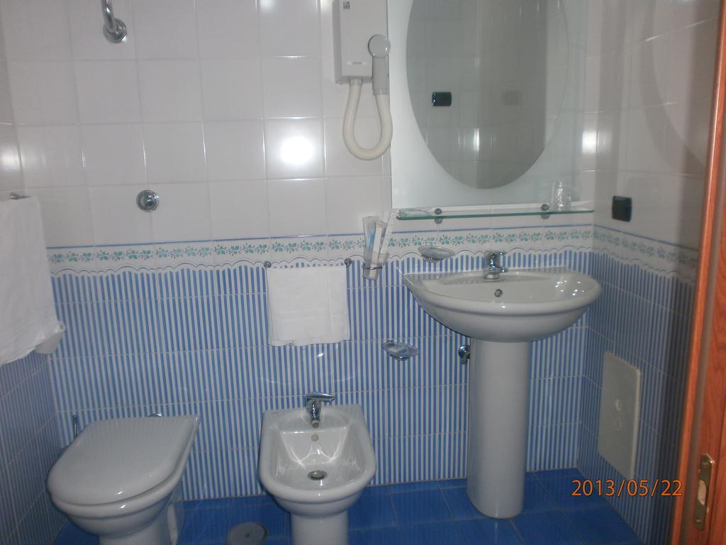Hotel L' Anicre Варкатуро Стая снимка